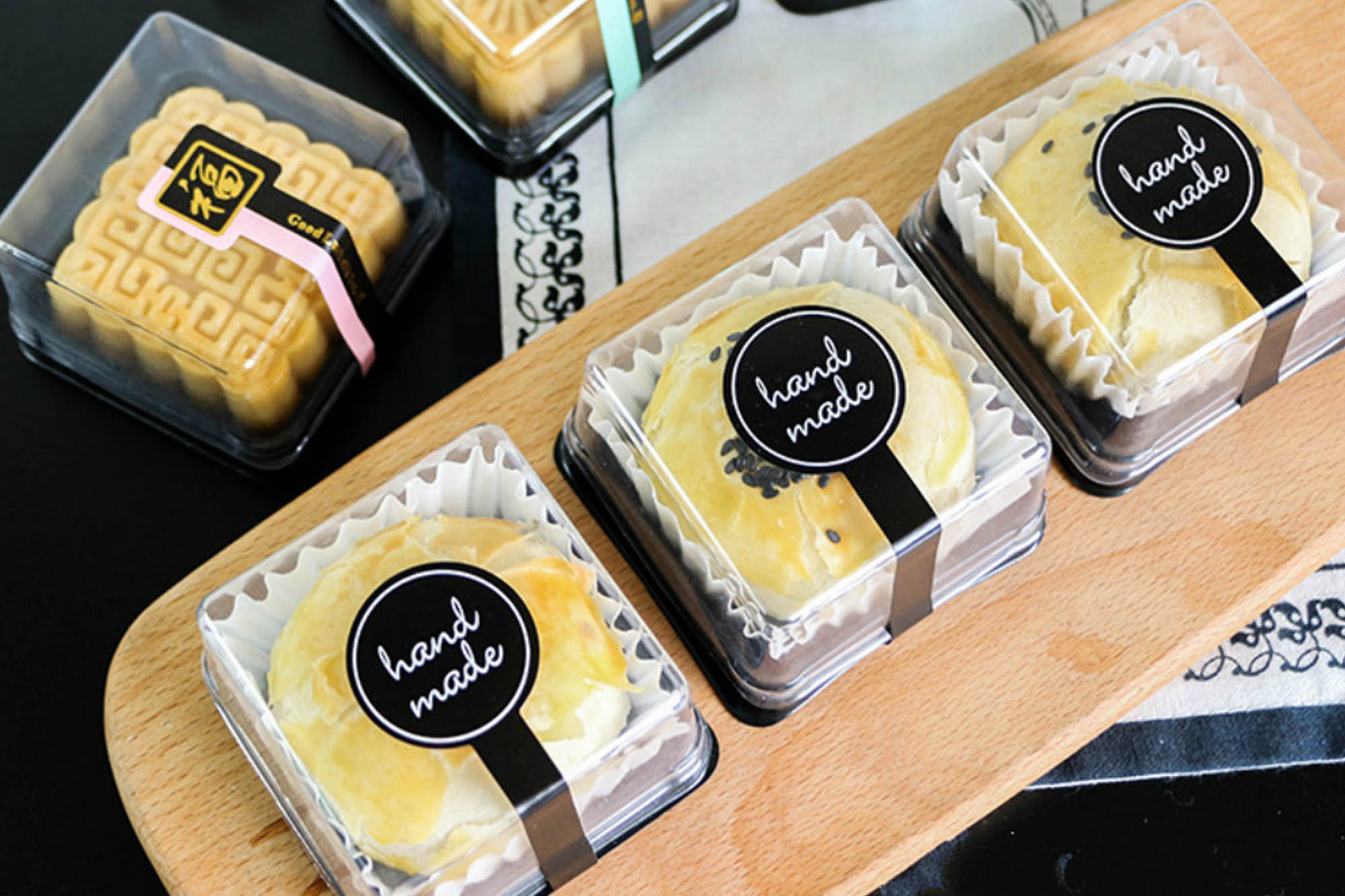 Cake packaging